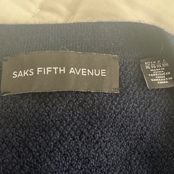 Saks Fifth Avenue, Navy thin sweater, Men’s Size XL - Picture 2 of 3